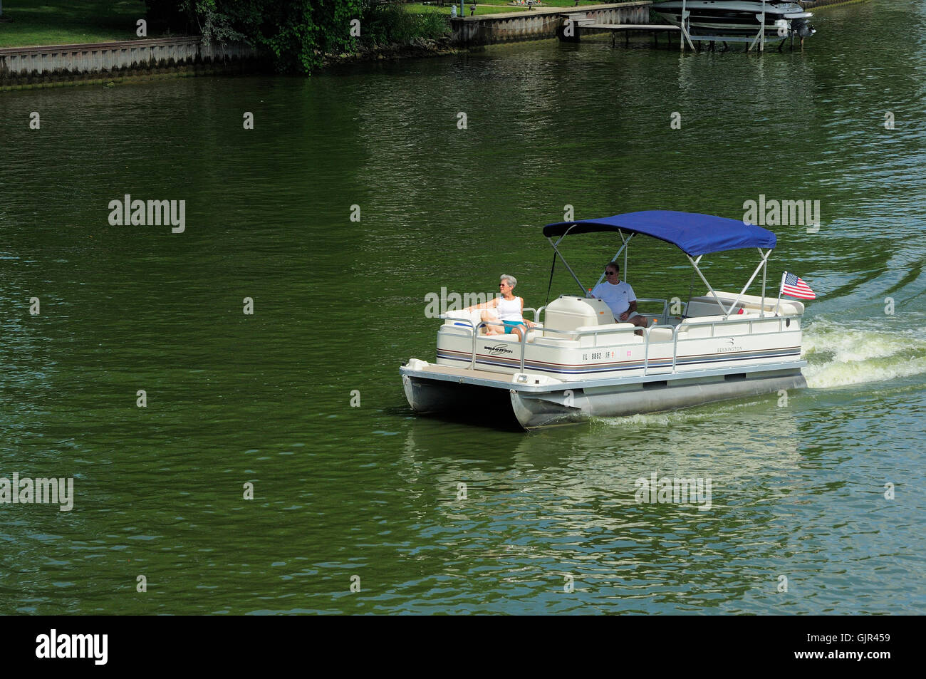Pontoon Boat Family High Resolution Stock Photography And Images Alamy
