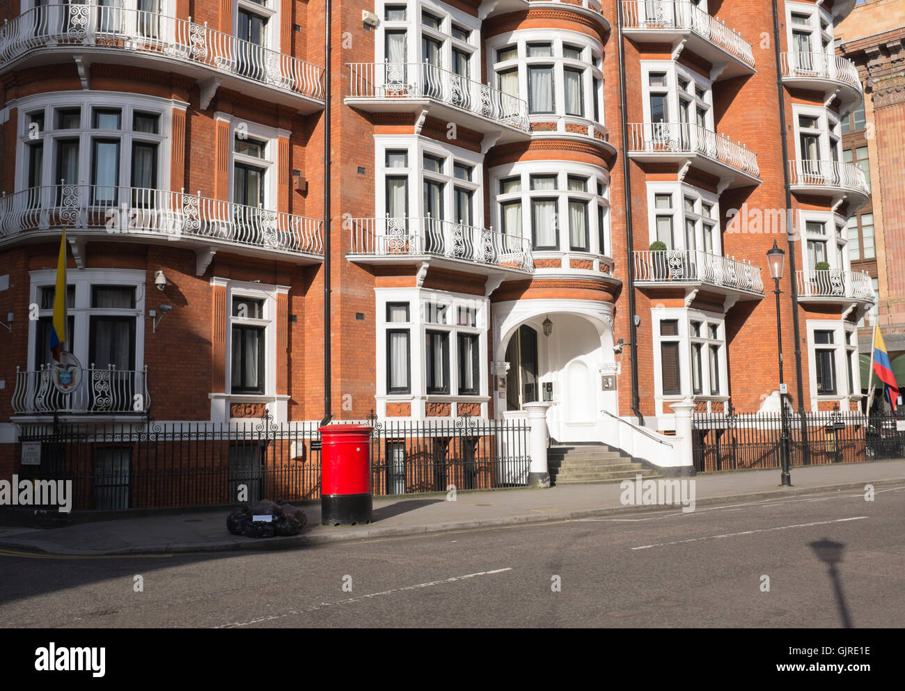 Ecuadorean Embassy in London's Knightsbridge Stock Photo