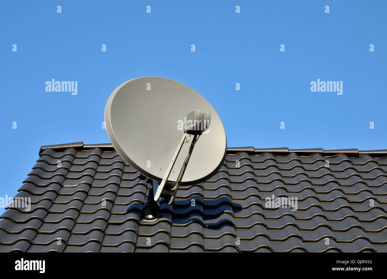 Tv schussel hi-res stock photography and images - Alamy