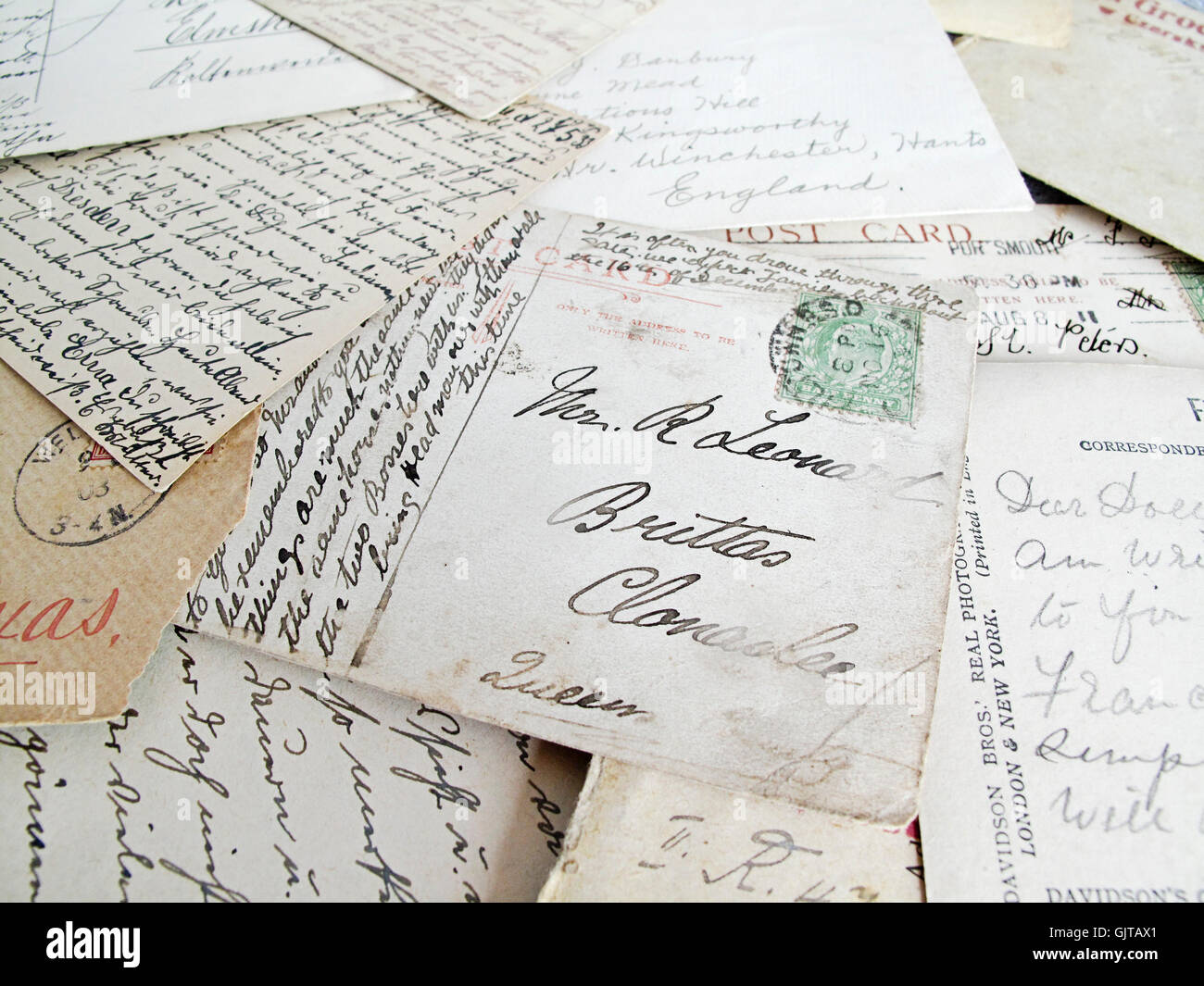 postcard letter handwriting Stock Photo Alamy