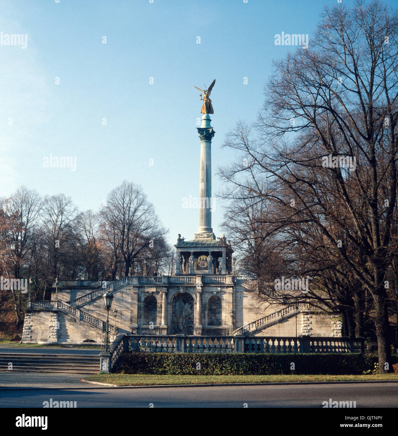 München, 1985. Stadtteil Bogenhausen, Friedensdenkmal Friedensengel