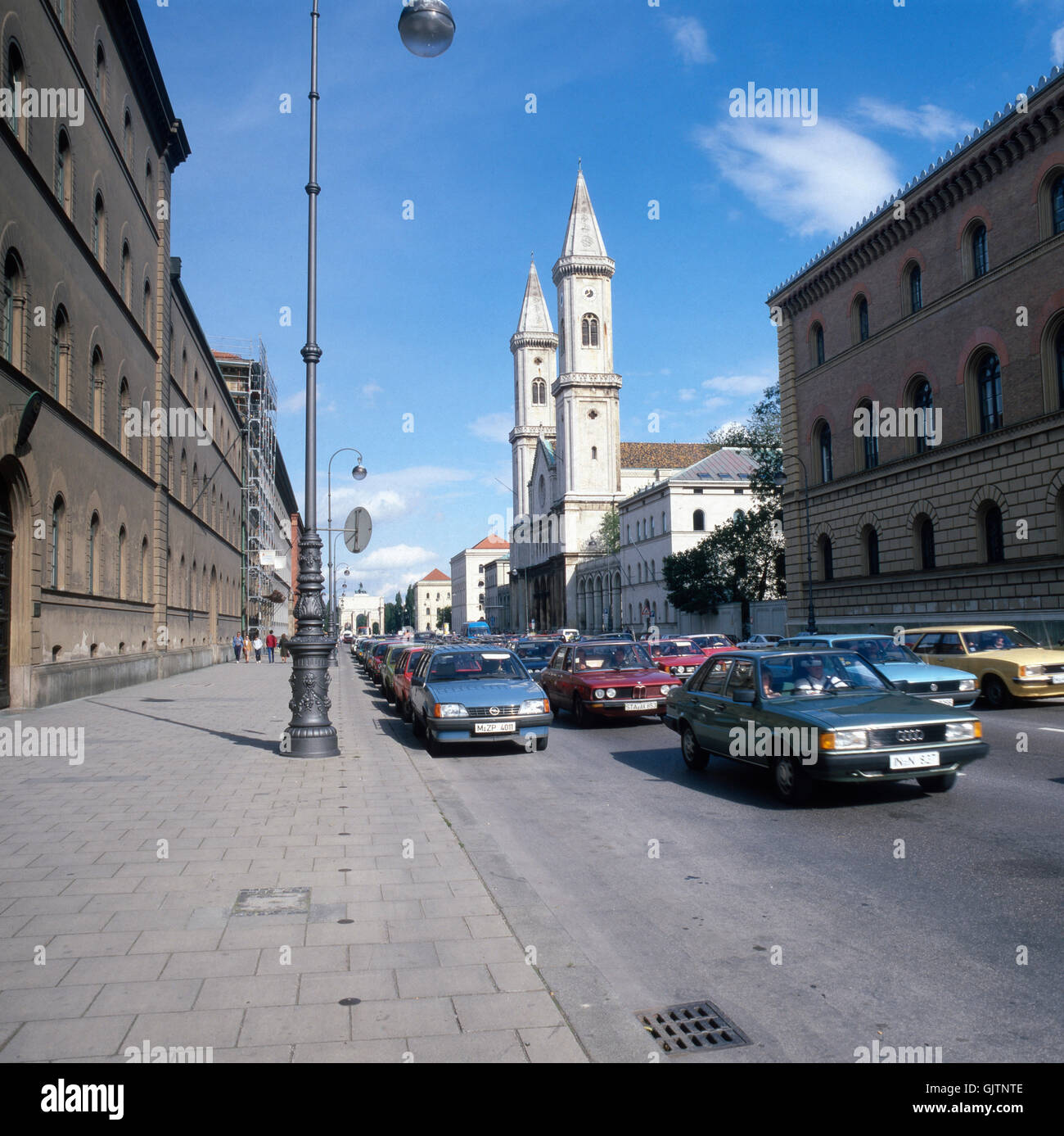 Munchen 1985 Maxvorstadt Ludwigstrasse Mit Bayerischer Stock Photo Alamy
