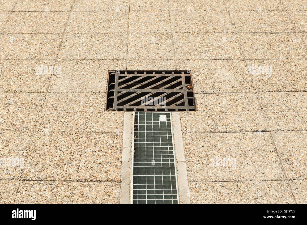 Squared architecture hi-res stock photography and images - Alamy
