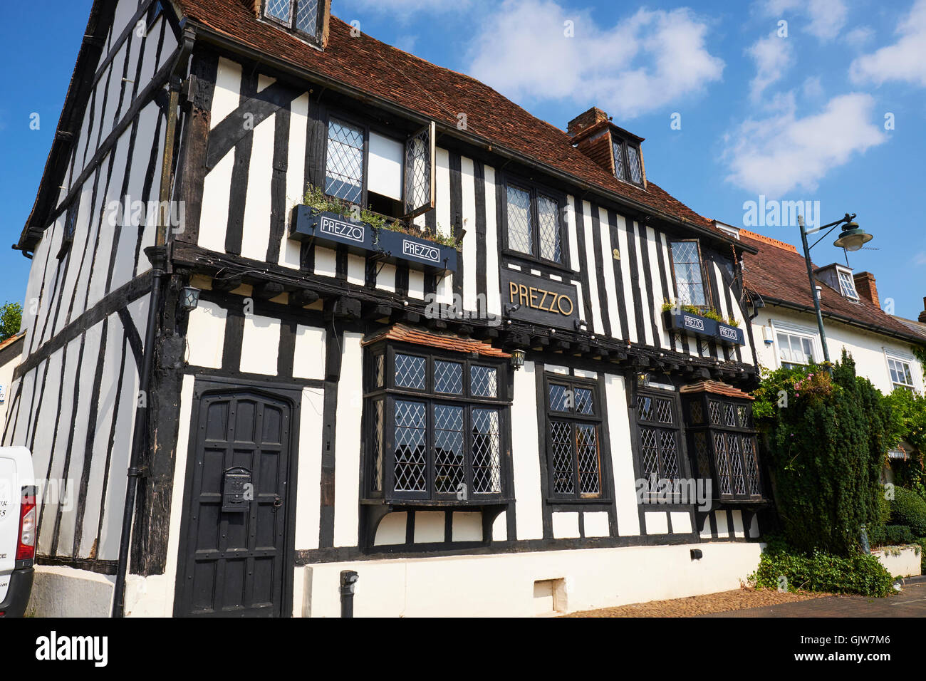 Period Building Currently Used By Prezzo High Street Buckingham Buckinghamshire UK Stock Photo