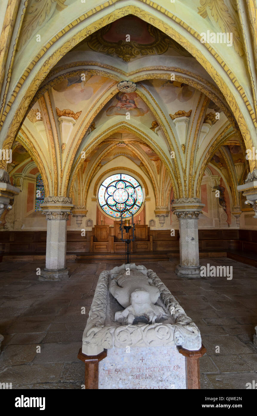 Heiligenkreuz: Heiligenkreuz Monastery: Chapter house with high grave of Duke Friedrich II. (Frederick II) , the Belligerent, Au Stock Photo