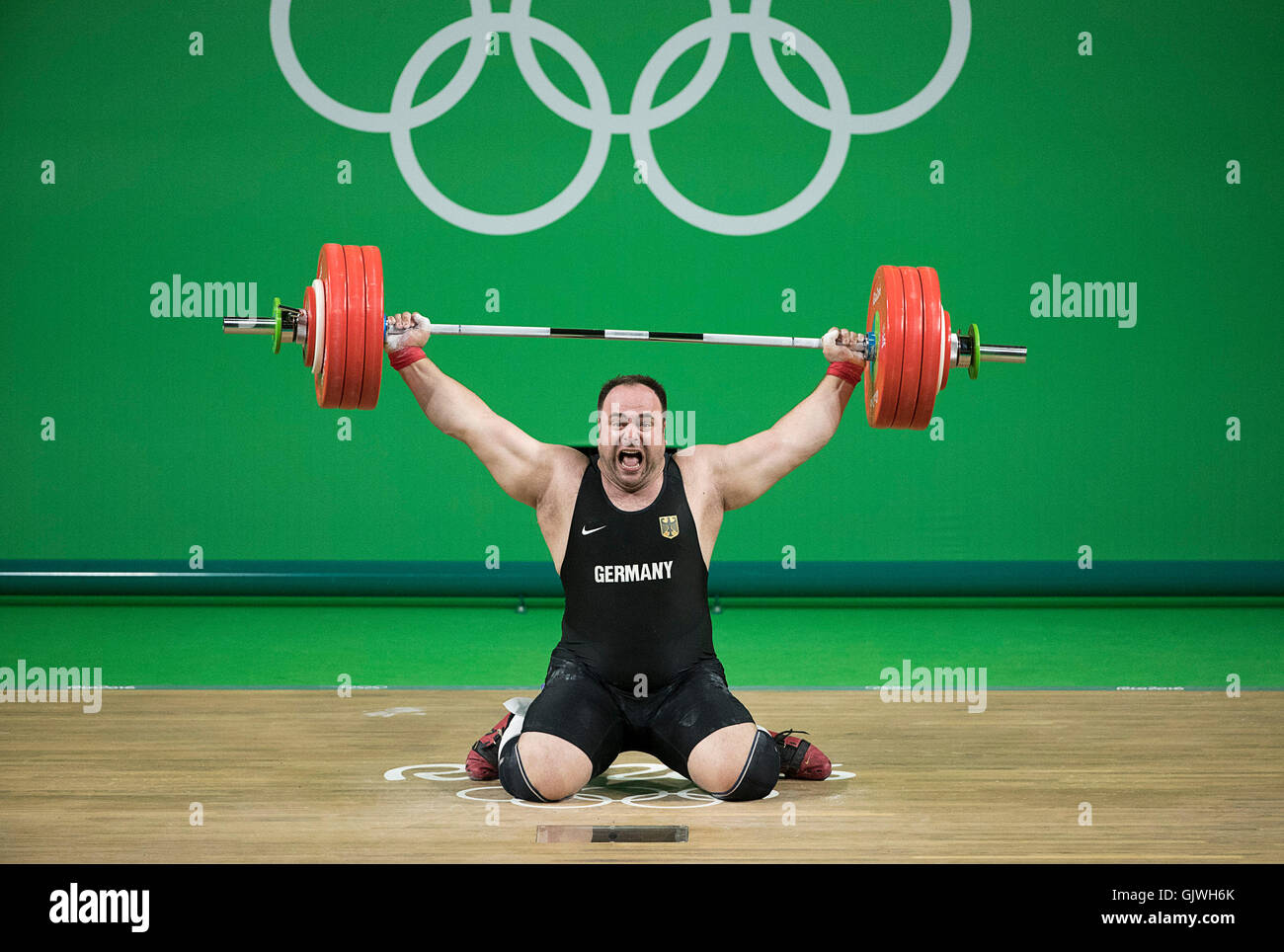 Rio de Janeiro, RJ, Brazil. 16th Aug, 2016. OLYMPICS WEIGHTLIFTING: Almir Pelagic (GER) misses his third lift in the Men's  105kg final at Riocentro during the 2016 Rio Summer Olympics games. © Paul Kitagaki Jr./ZUMA Wire/Alamy Live News Stock Photo