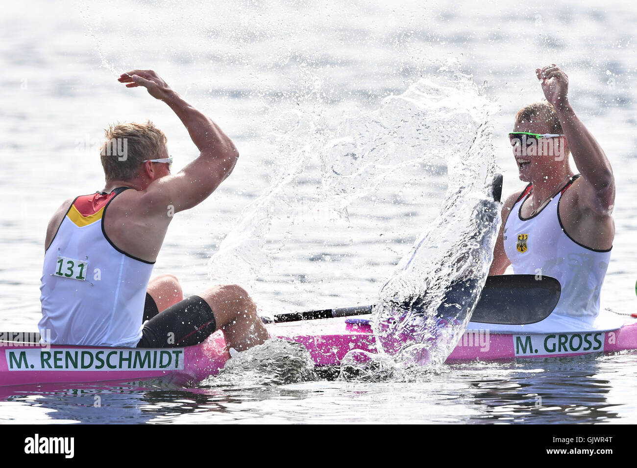 Rio de Janeiro, Brazil. 18th August, 2016. Max Rendschmidt (L) and ...