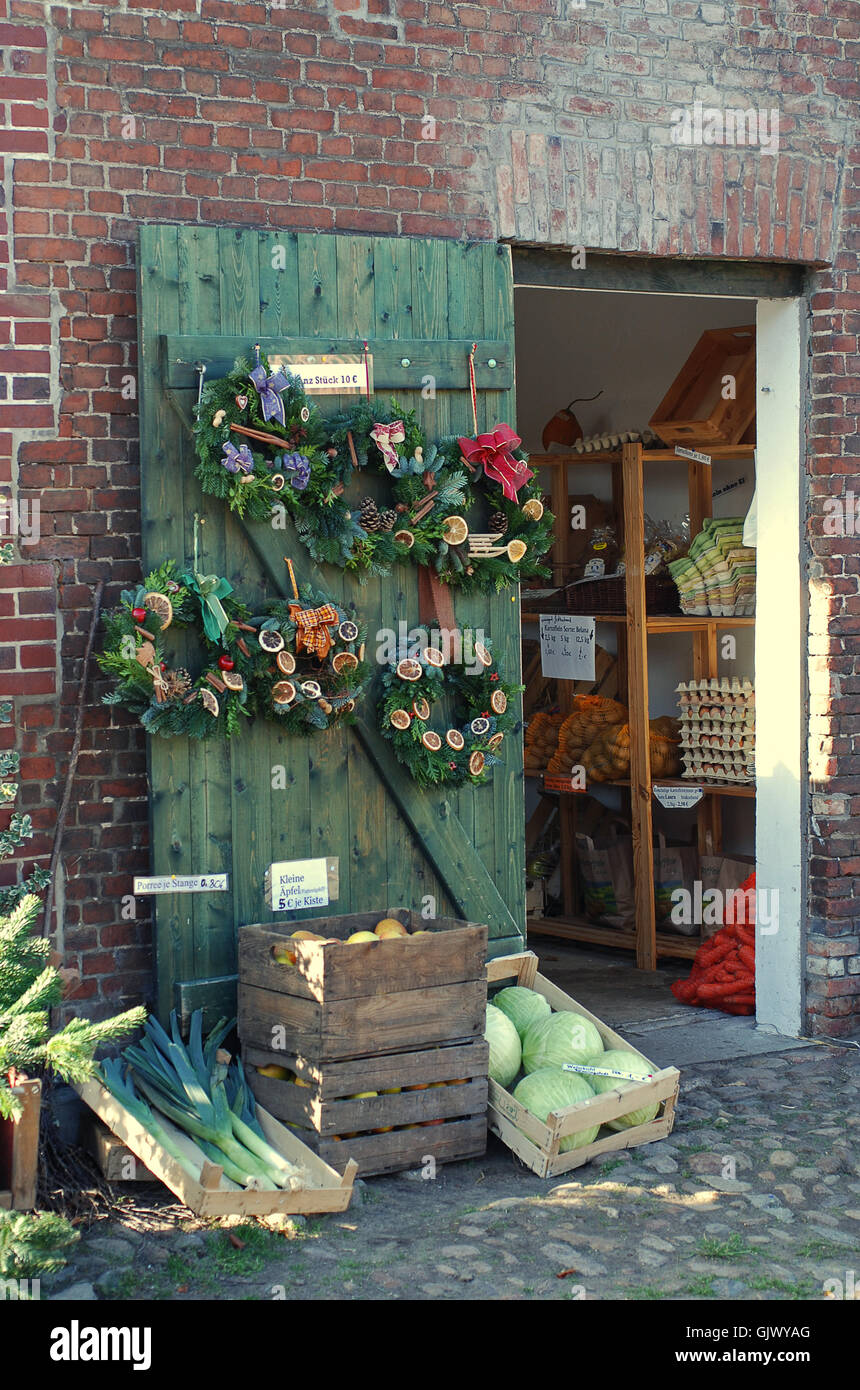 door yard open Stock Photo Alamy