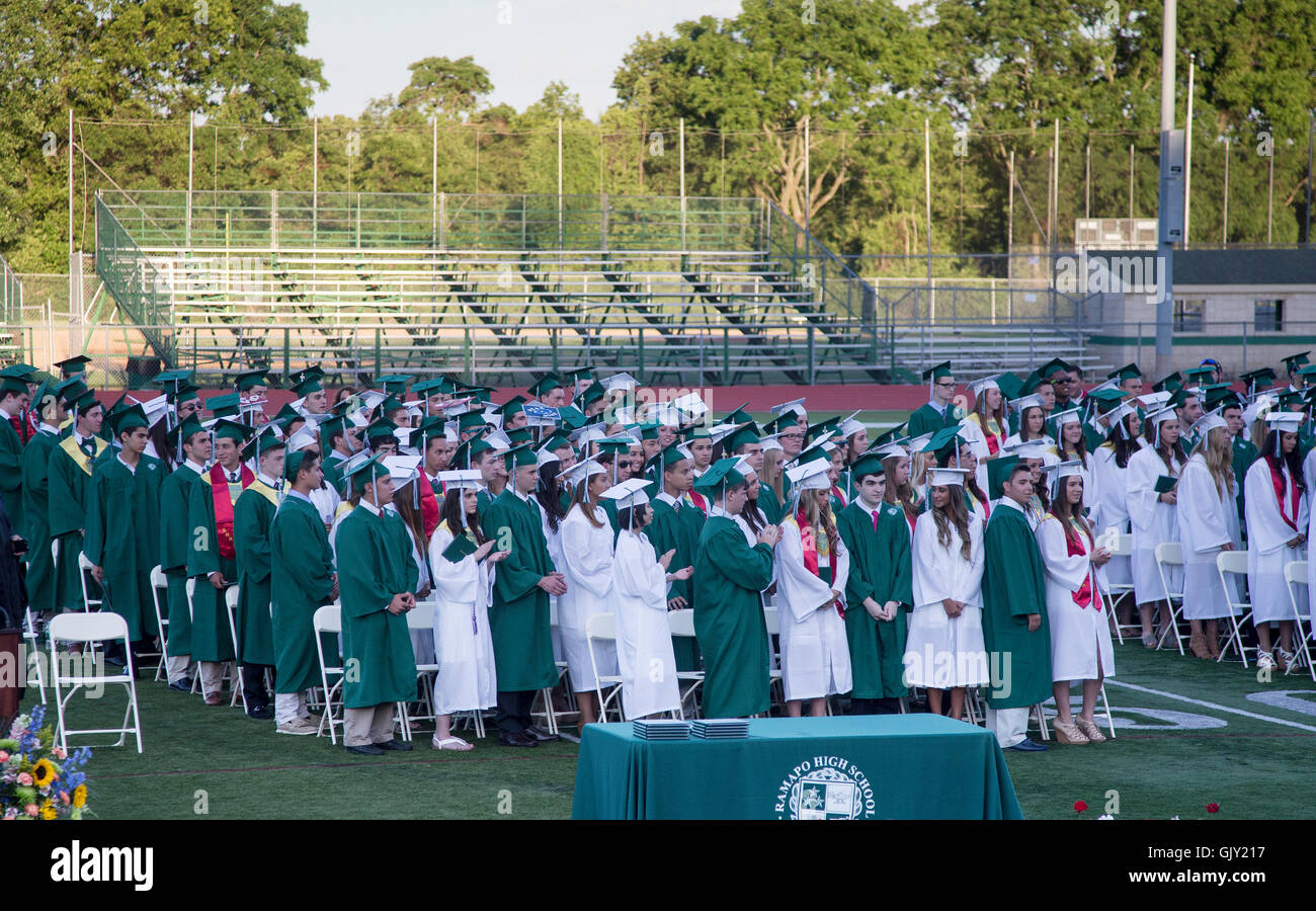 Graduation cap and gowns hires stock photography and images Alamy
