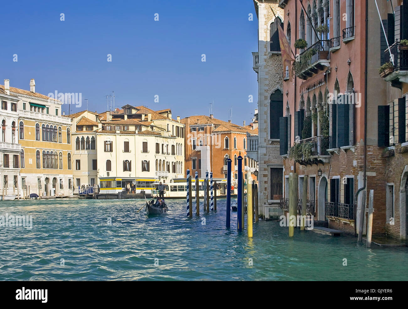 Canale grande with gondola hi-res stock photography and images - Alamy