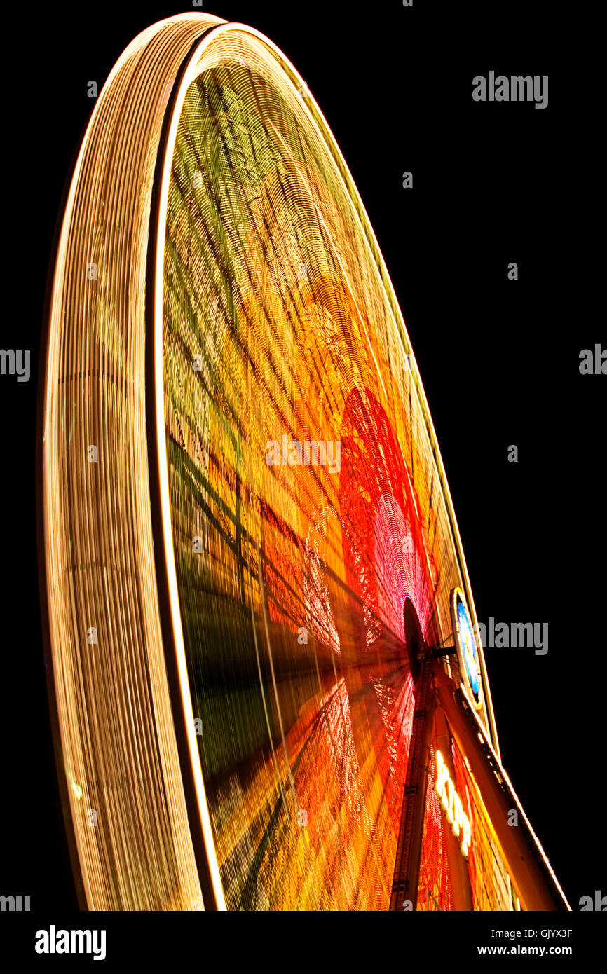Giant ferris wheel theme park hi-res stock photography and images - Alamy