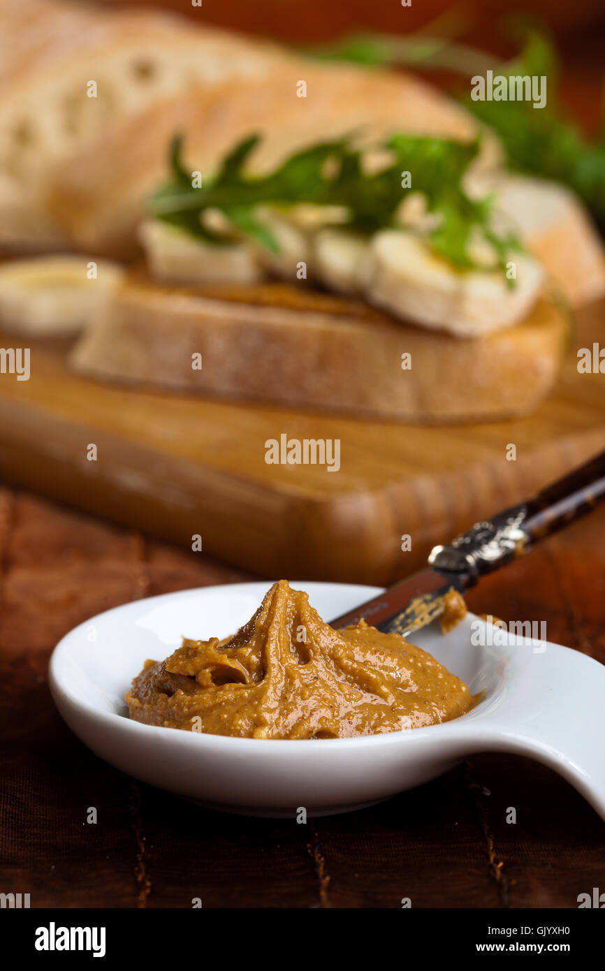 Creamy peanut butter Stock Photo - Alamy