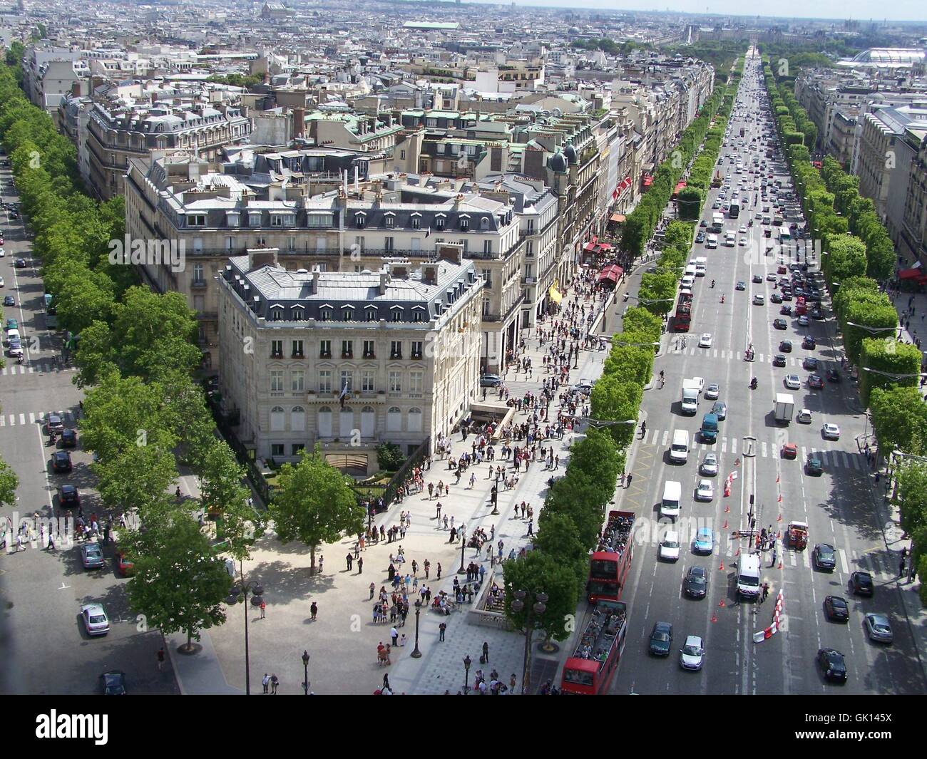 The Cosmopolitan Observer: From Nicaraguan War to French Culture - News Directory 3