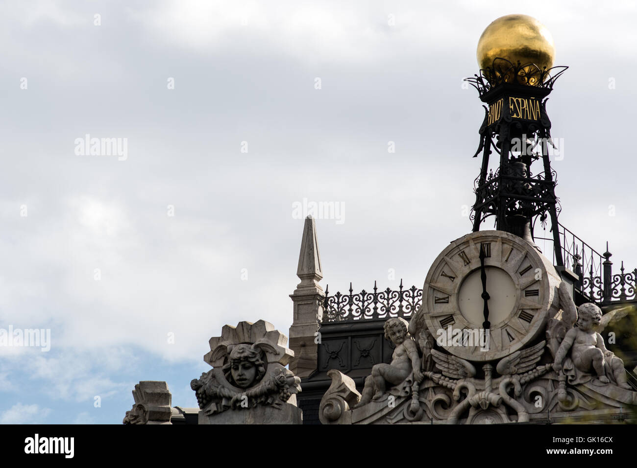 Madrid, Spain. 17th Aug, 2016. View of the Bank of Spain. The Spanish public debt marks the highest level since 1909, the debt ratio is located in the 100.9%. © Marcos del Mazo/Pacific Press/Alamy Live News Stock Photo