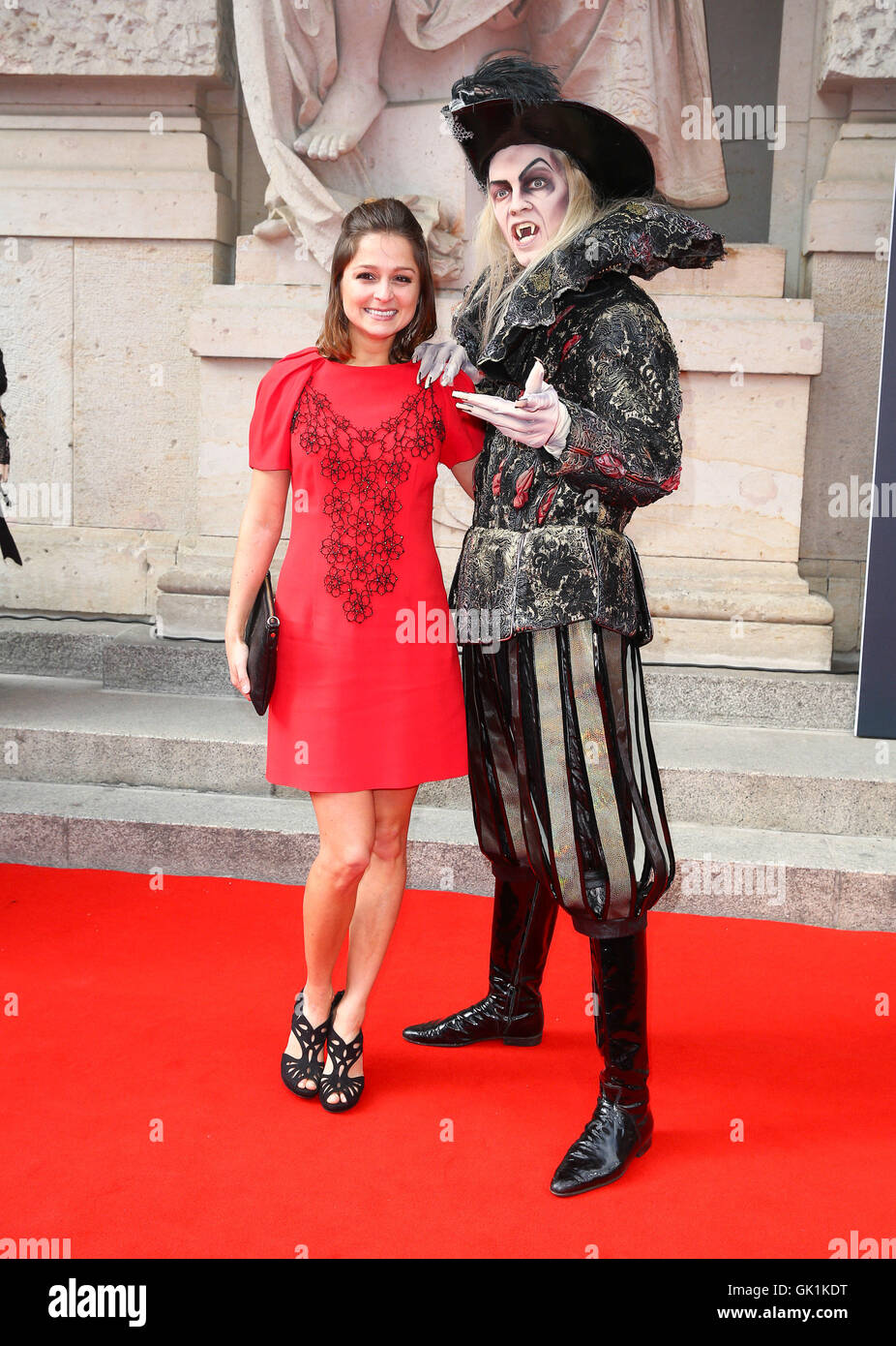 The premiere of the musical 'Tanz Der Vampire' (Dance of the Vampires) at  Theater des Westens Berlin in Charlottenburg Featuring: Sarah Alles Where:  Berlin, Germany When: 24 Apr 2016 Stock Photo - Alamy