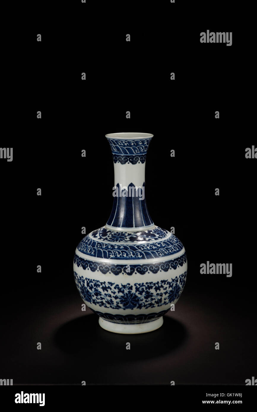Blue and White Floral Vase Stock Photo Alamy