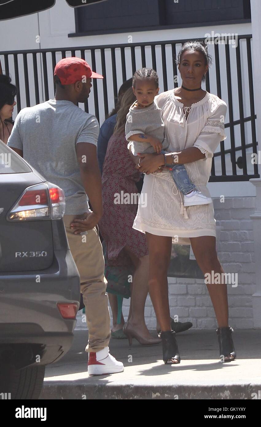 Kelly Rowland with her husband Tim Witherspoon and their son Titan