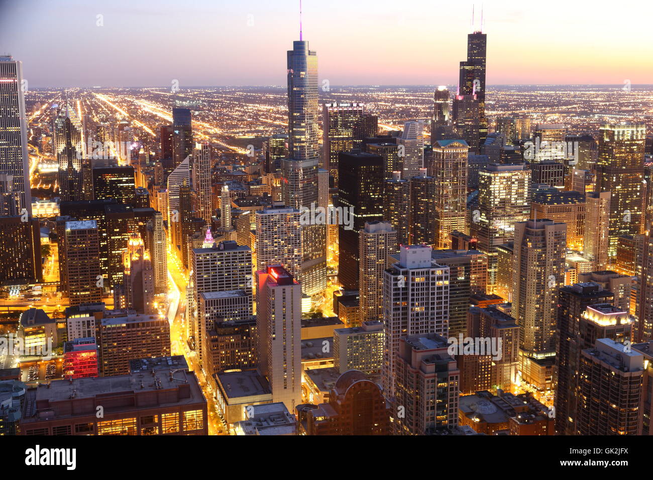 Skyline and skyscrapers hi-res stock photography and images - Alamy