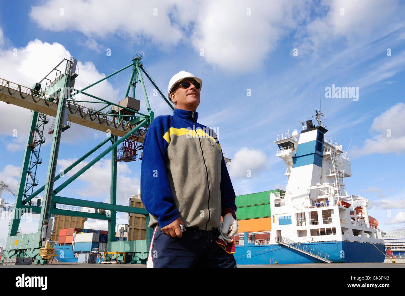 Dockworker shipping container hi-res stock photography and images - Alamy
