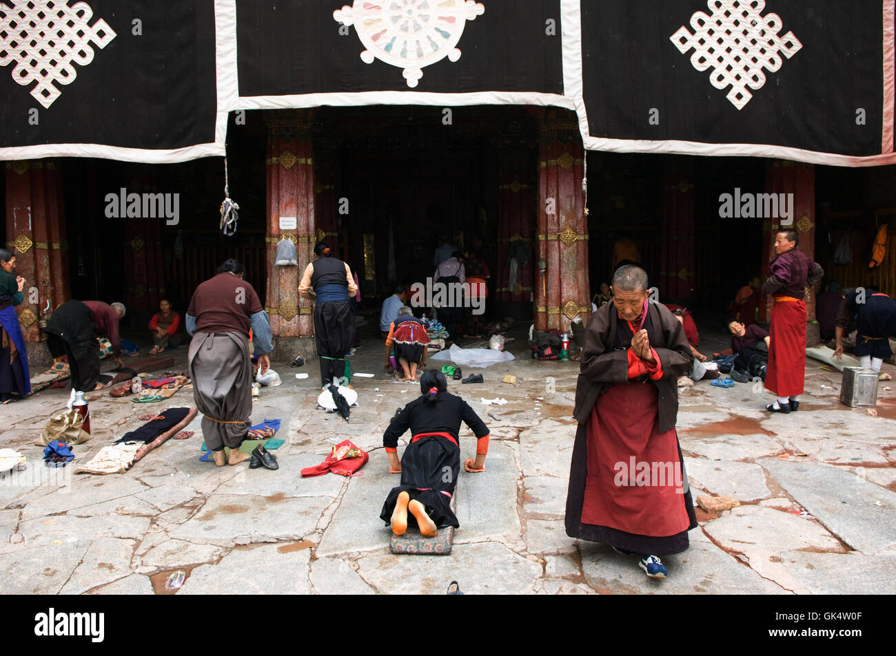 7th Century Lhasa Tibet China Pilgrims Praying In - 