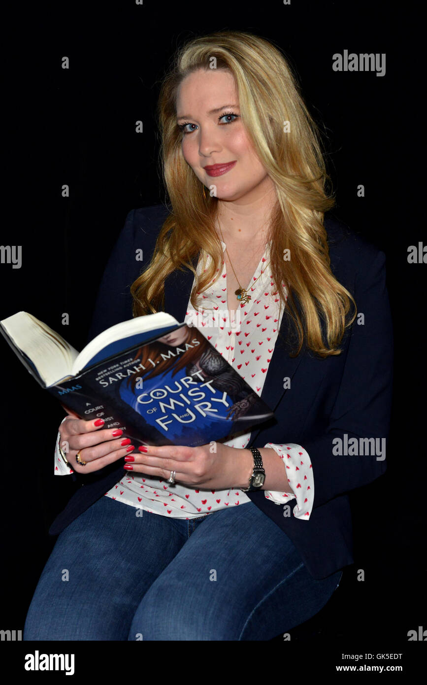 Sarah J. Maas in conversation and book signing of 'A Court of Mist and