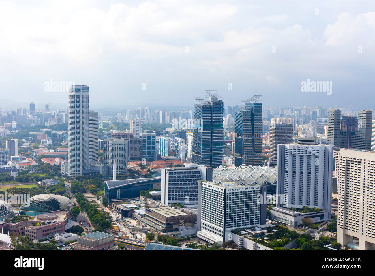 Aerial view of the city and the beautiful sky Singapore Marina Bay ...
