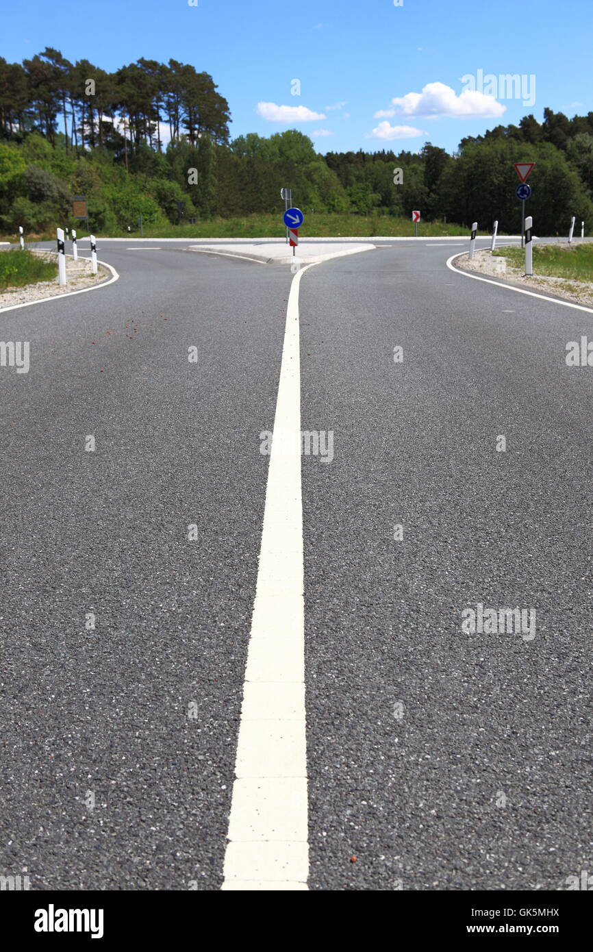 Page 3 Fahrbahnmarkierung High Resolution Stock Photography And Images Alamy