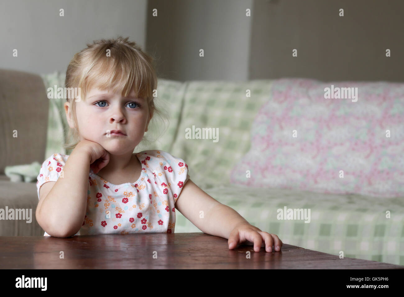 Little girl watching TV Stock Photo - Alamy