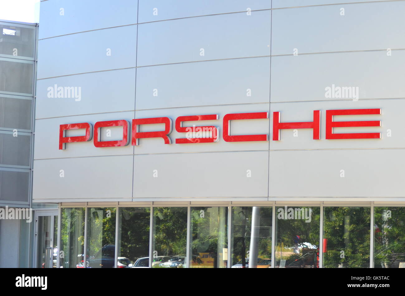 Porsche Company Logo Stock Photos & Porsche Company Logo Stock Images
