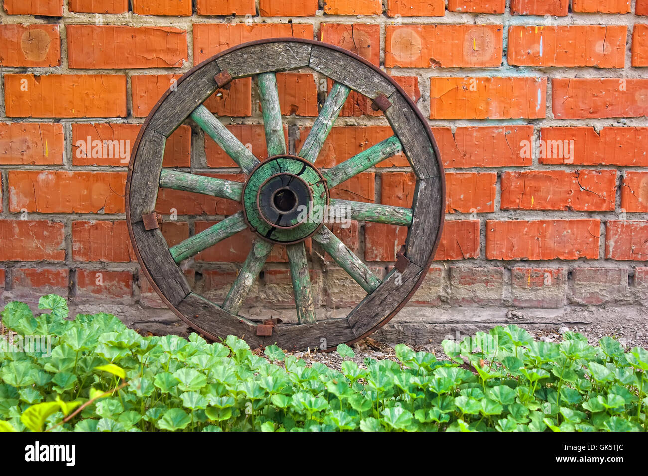 old wagon wheel Stock Photo Alamy