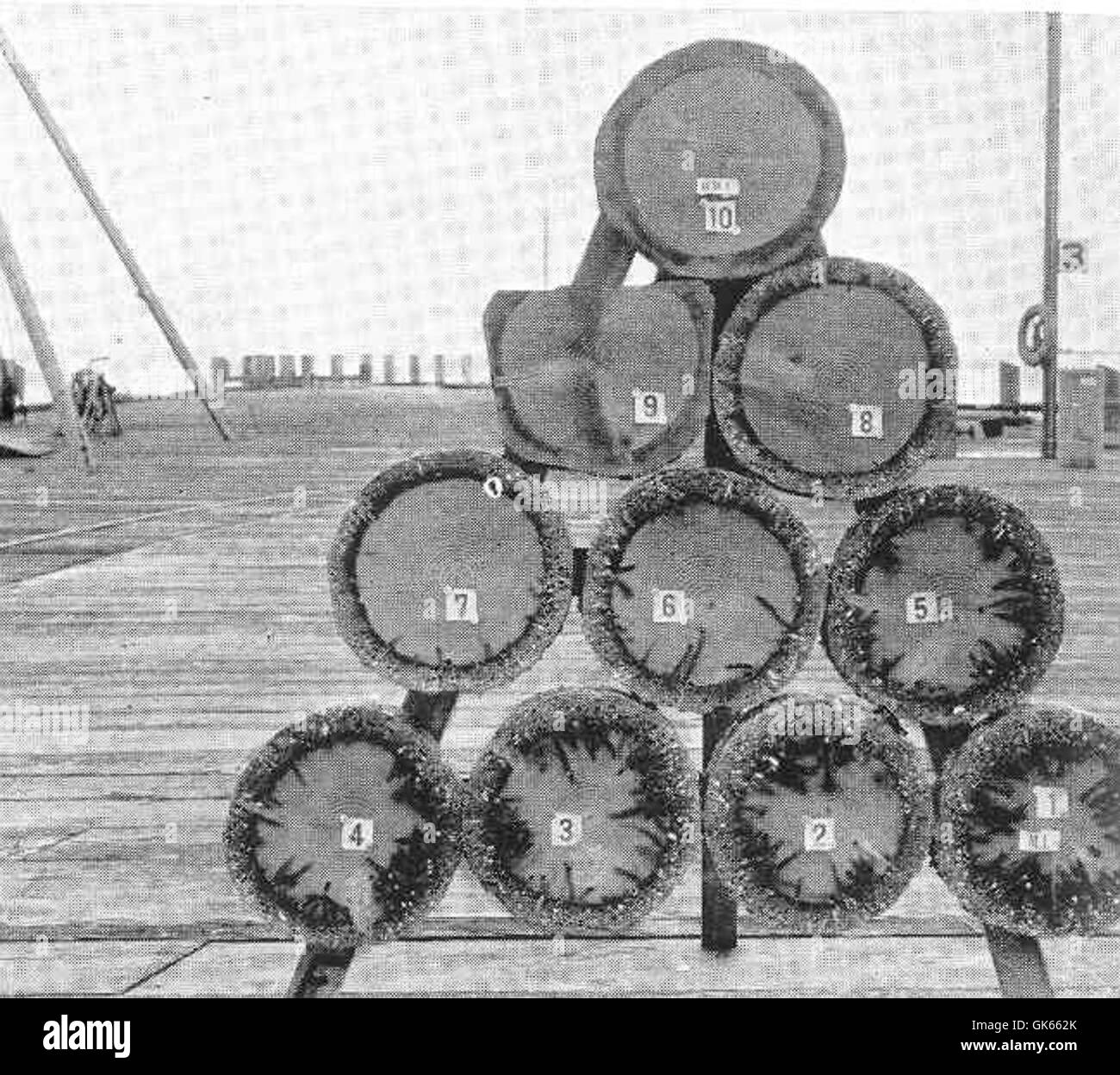 Piling shell hi-res stock photography and images - Alamy