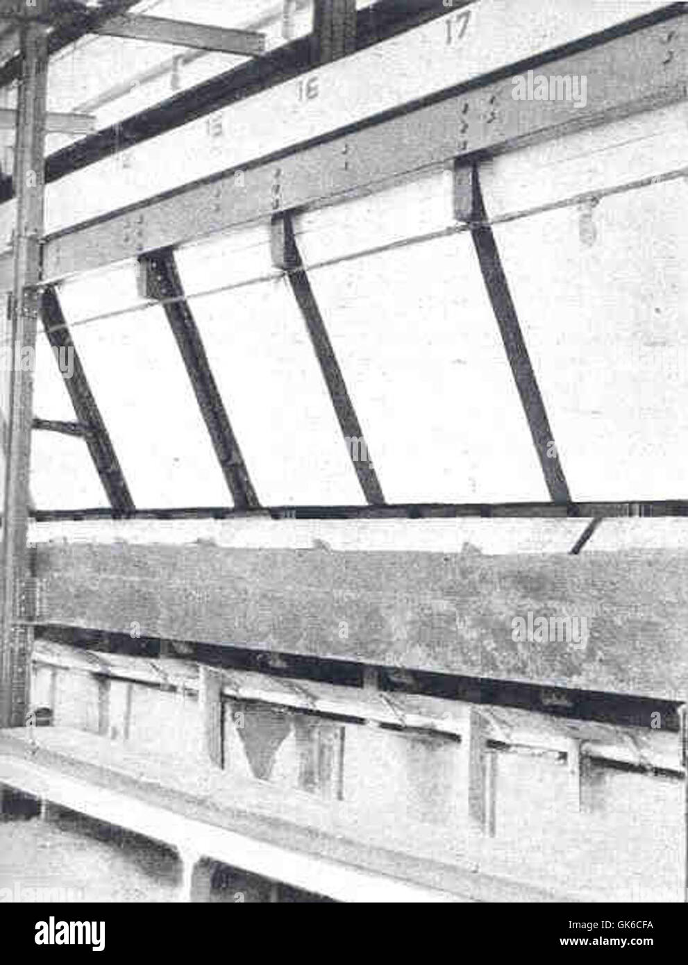 34922 Shucking Table in Large Oyster House Stock Photo - Alamy