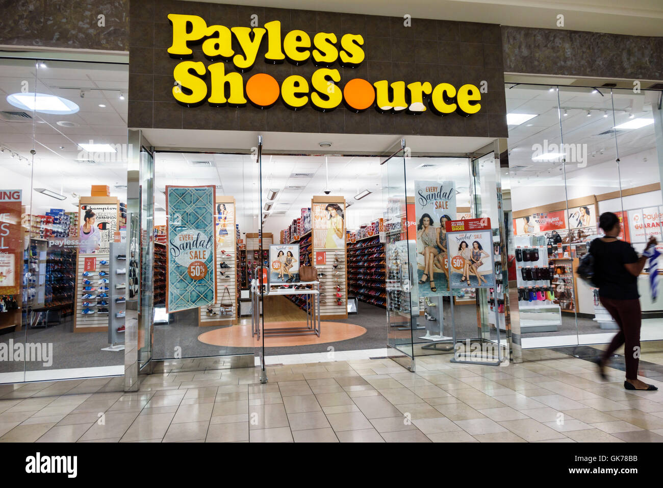 Sandal Shops High Resolution Stock Photography and Images - Alamy