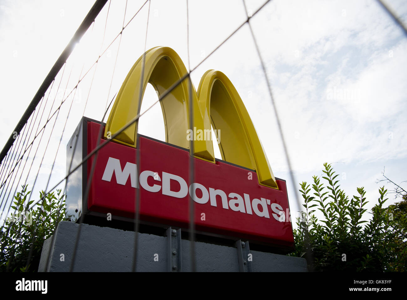 Munich, Germany. 18th Aug, 2016. A fence blocks the entrance to the McDonalds at the Olympia Einkaufszentrum shopping centre in Munich, Germany, 18 August 2016. An 18-year-old killed 9 people here during a shooting spree on 22 July. PHOTO: MATTHIAS BALK/DPA/Alamy Live News Stock Photo