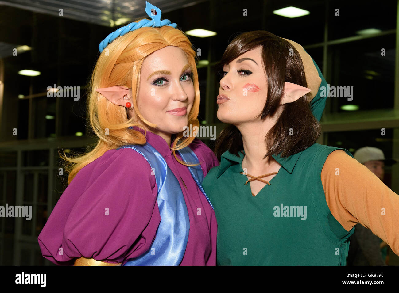 Chicago, Illinois, USA. 18th August 2016. Cosplayers dressed as The Legend of Zelda characters attend the Wizard World Chicago Comic Con at Donald E. Stephens Convention Center in Rosemont, IL. Credit:  Daniel Boczarski/Alamy Live News Stock Photo