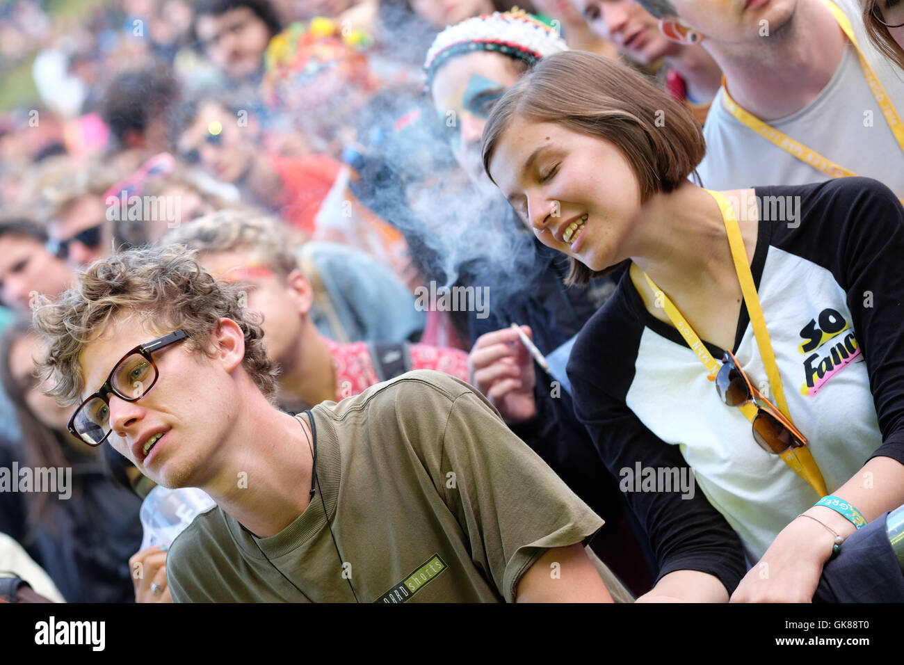 Green Man Festival, Wales, UK August 2016.   Fans enjoy the live music on the Mountain Stage - Over 25,000 music fans are due to attend over the weekend. Stock Photo