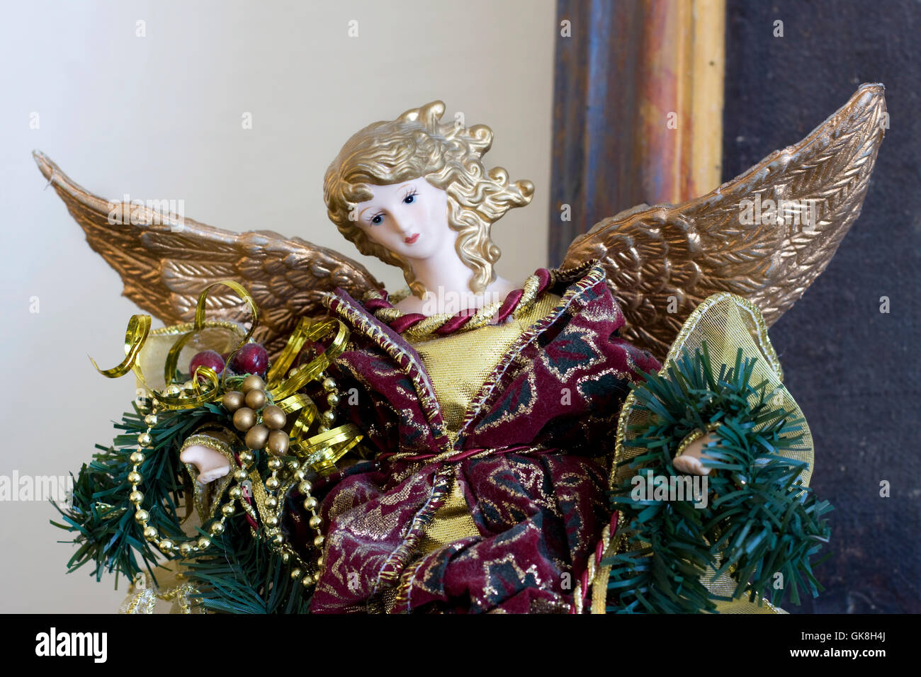 Christmas angel statue Stock Photo Alamy