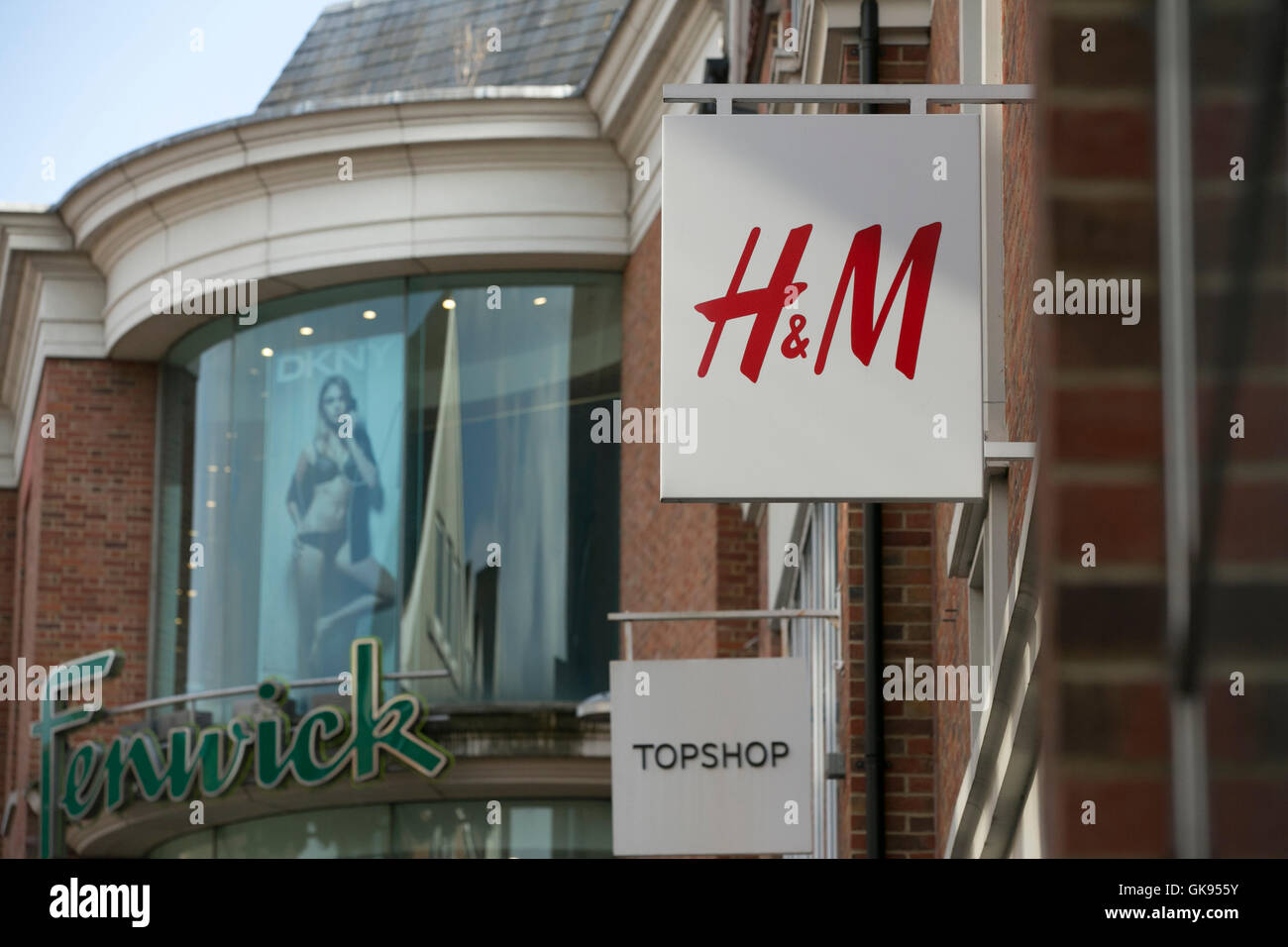 Picture of the H&M sign with Topshop ans Fenwick in the background in  Whitefriars Canterbury Stock Photo - Alamy