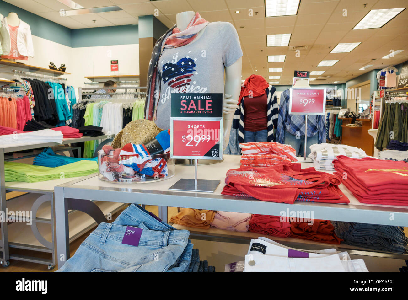 womens clothing outlets