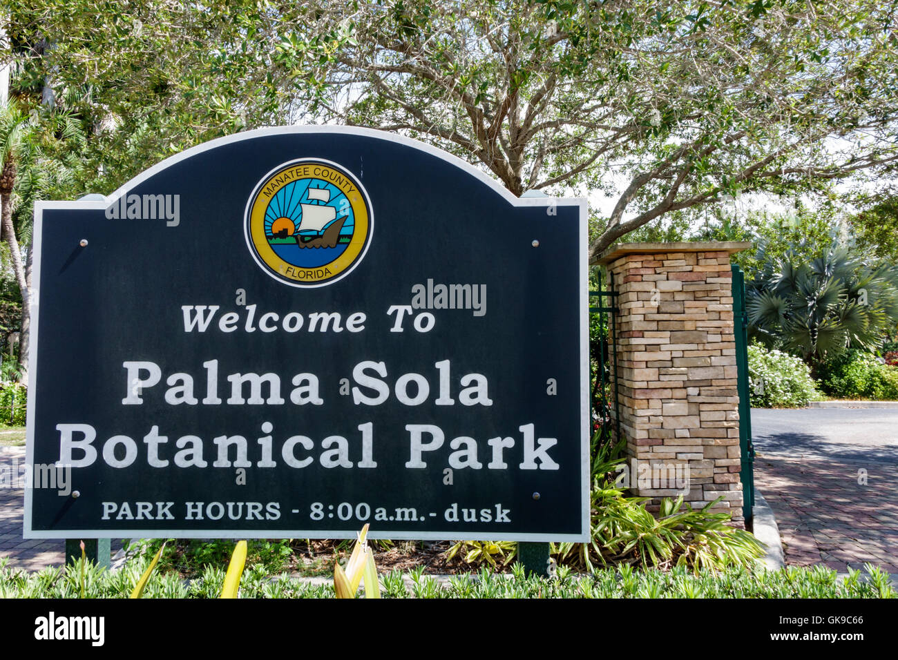 Bradenton Florida,Palma Sola Botanical Park,garden,passive public park,protected microclimate,cultivation,sign,park hours,entrance,FL160630158 Stock Photo