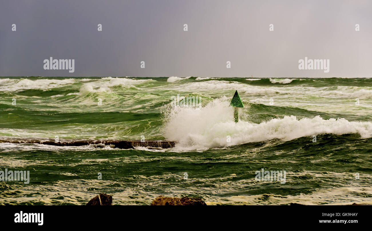 horizon waves atlantic ocean Stock Photo