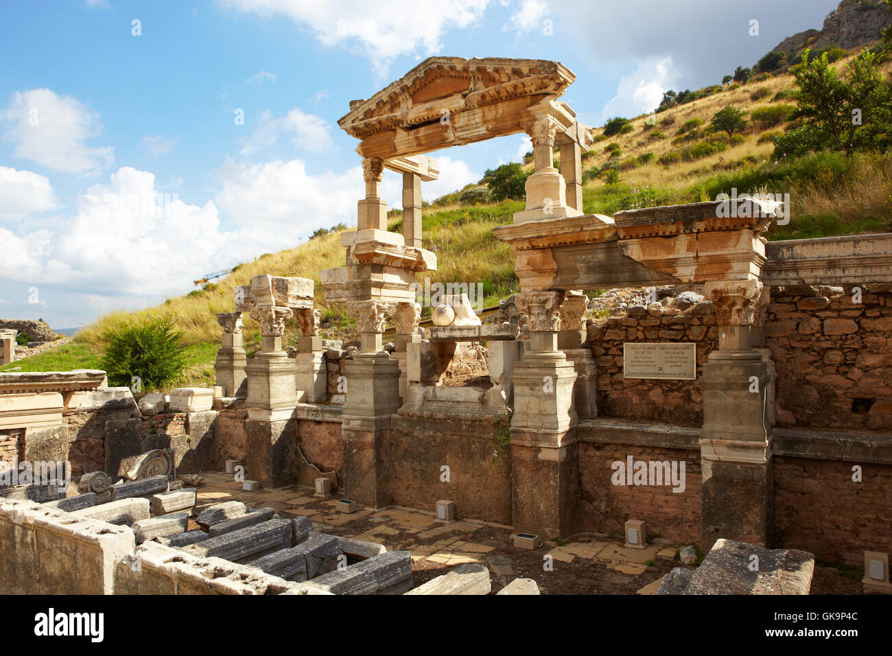 Ruined landmarks hi res stock photography and images Alamy