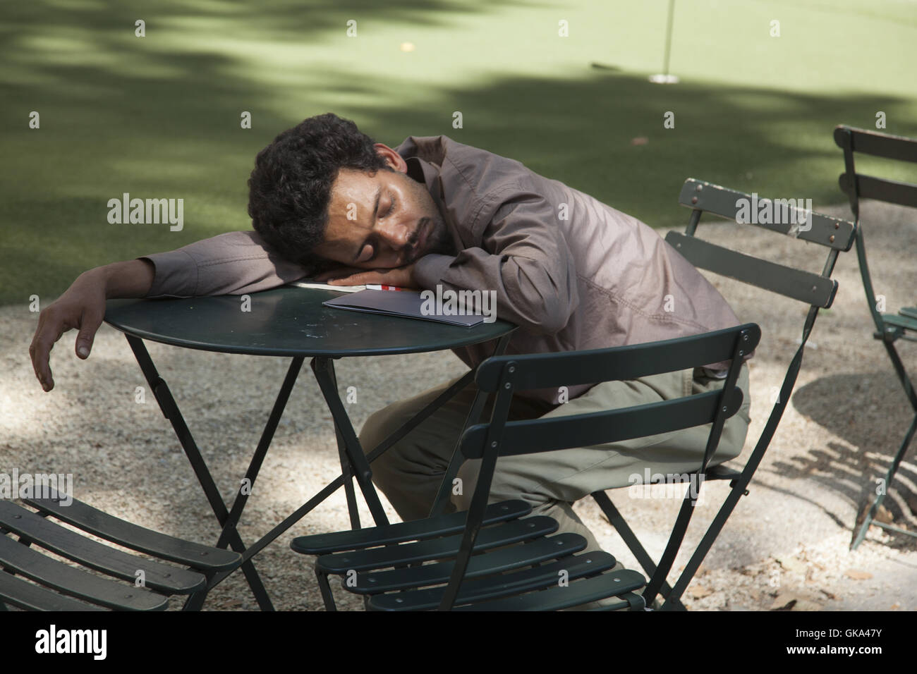 Ny nyc new york city manhattan homeless homelessness alone hi-res stock ...