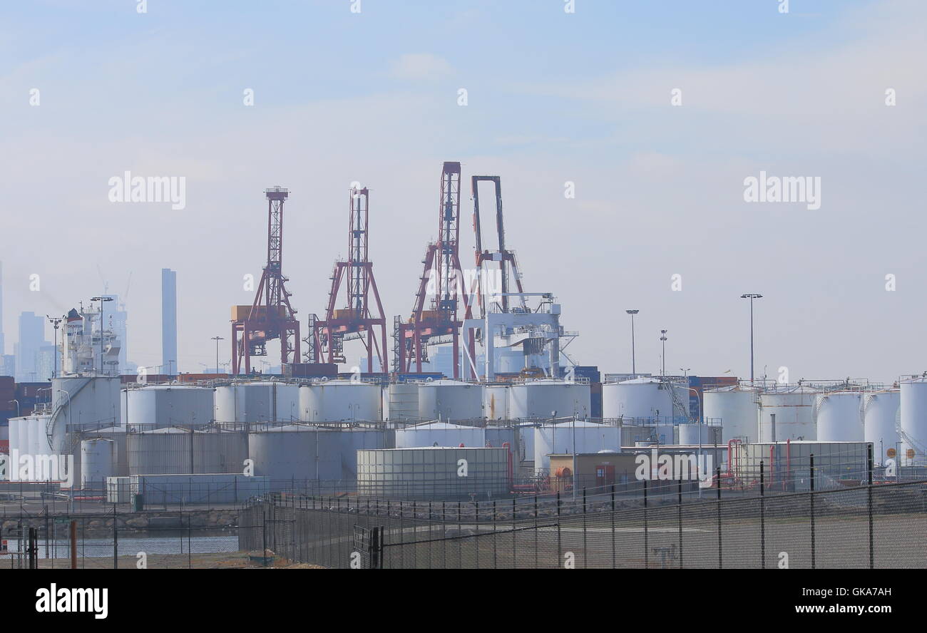 Australia oil refinery hires stock photography and images Alamy