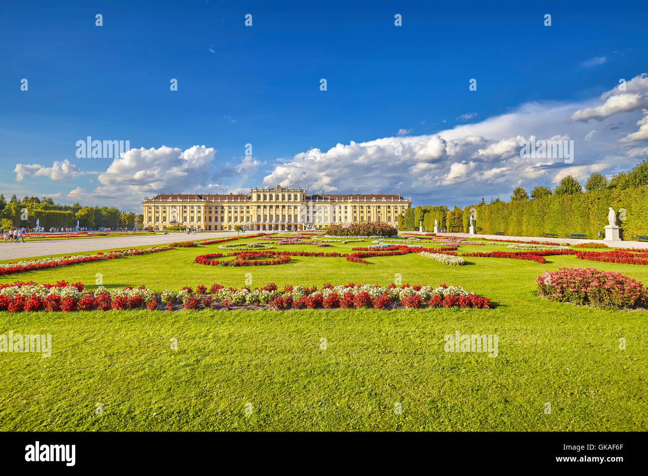 Garden in the Schonbrunn Palace complex Stock Photo Alamy