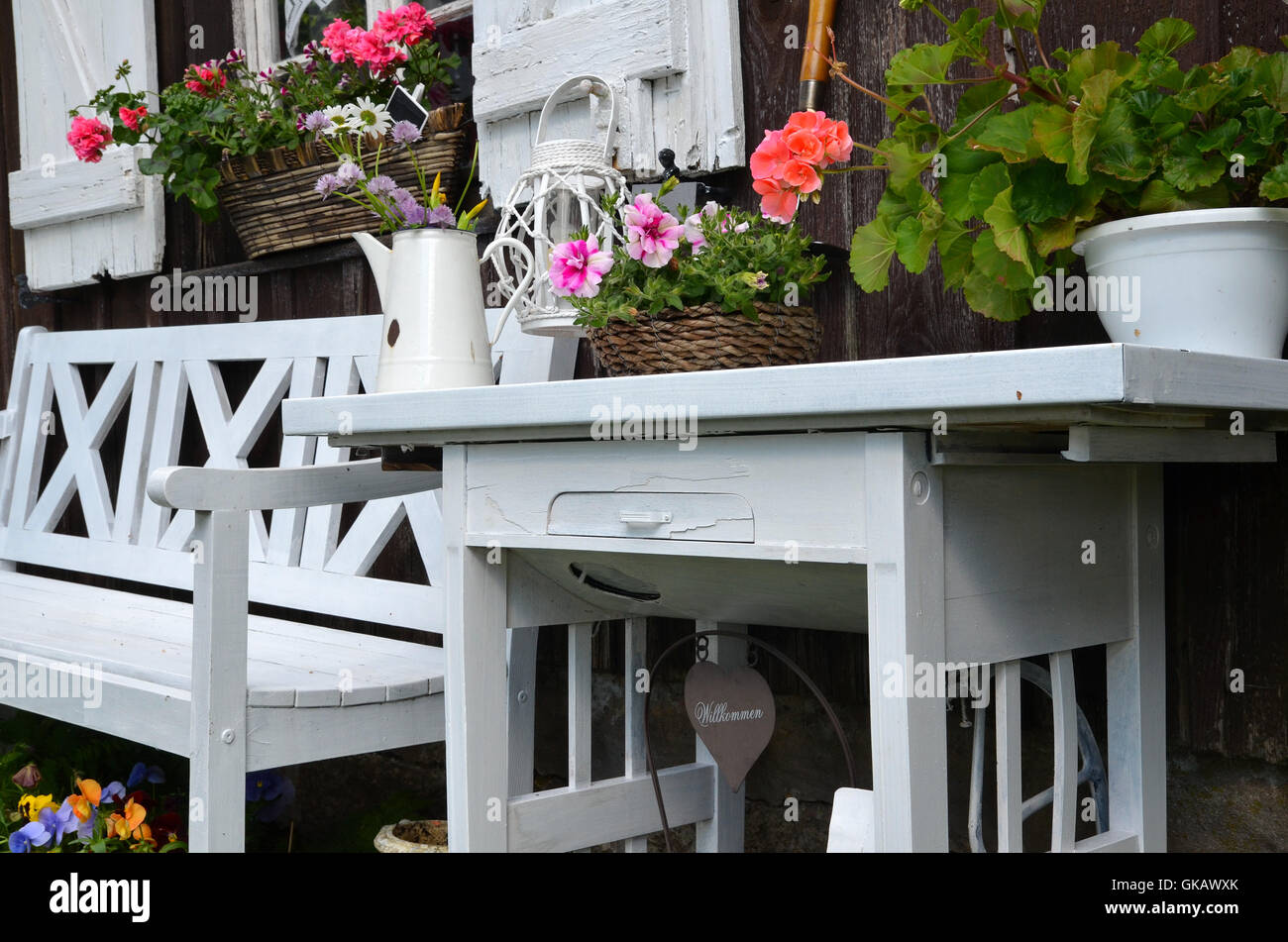 Garden Shed Shabby Chic Stock Photo Alamy