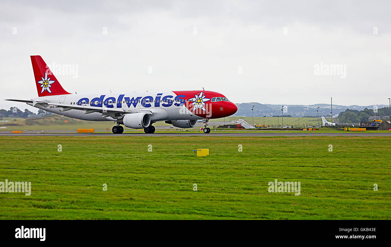 Edelweiss Air Airbus A320-214 taking off from Edinburgh Airport Stock Photo