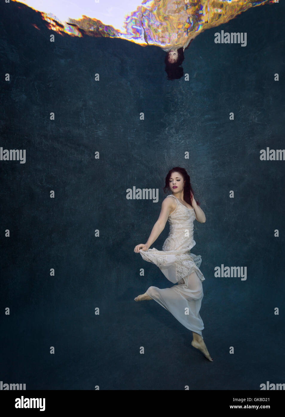 pix Dress Underwater Fashion Photography https www alamy com stock photo young redhead in a white dress underwater virginia beach va 115192393 html