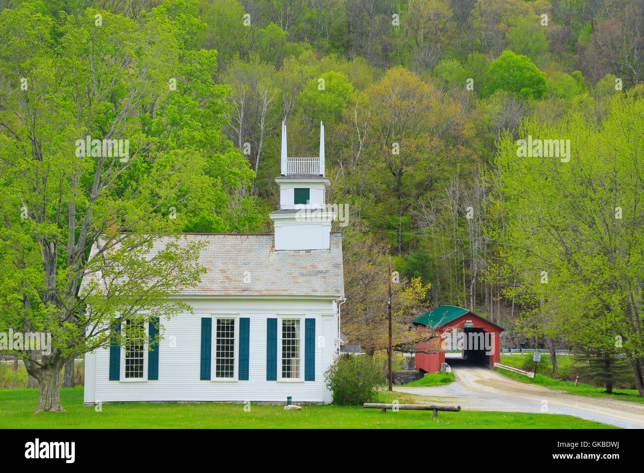 Church and Covered Bridge near West Arlington, Vermont, USA Stock Photo