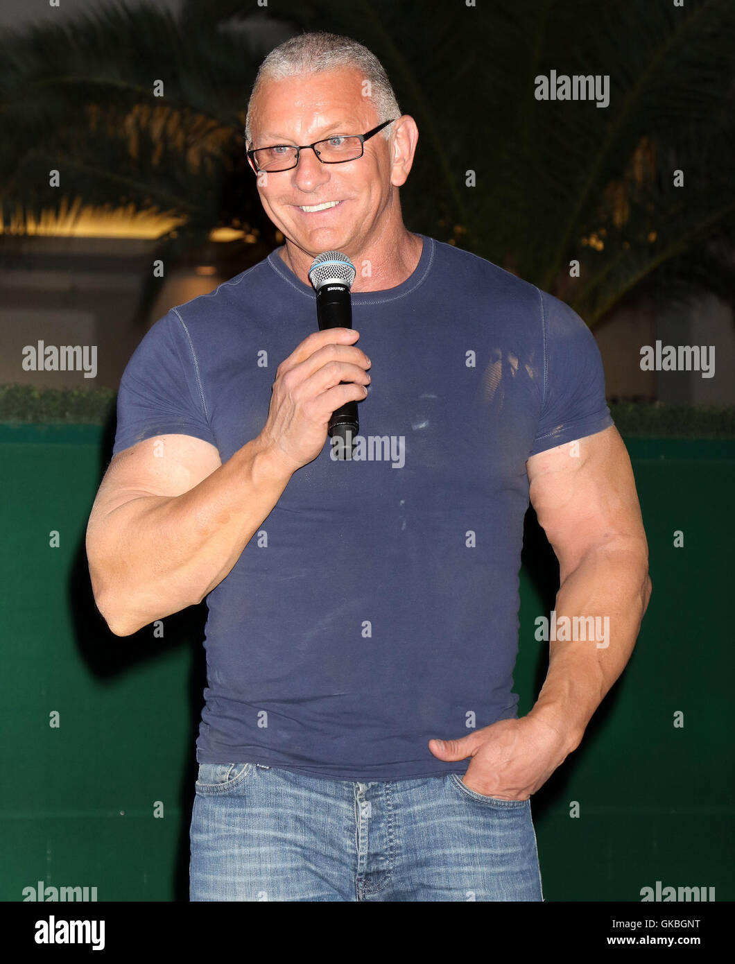 Celebrity Chef Robert Irvine announces his new restaurant Concept at